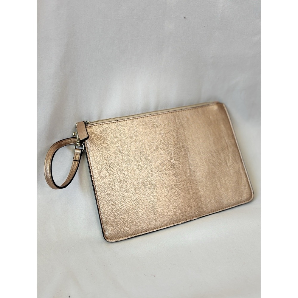 CALVIN‎ KLEIN Metallic Blush Powder Pink Vegan Faux Leather Zip Wristlet Clutch - Picture 2 of 6